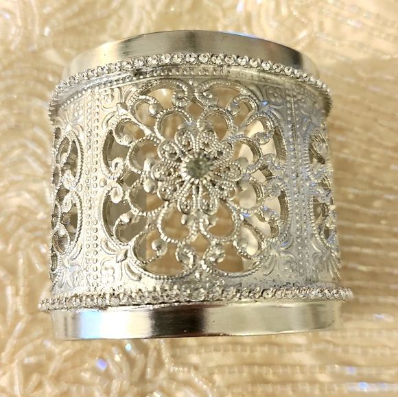 NWOT Crystal Accented Cuff Bracelet - Picture 3 of 5